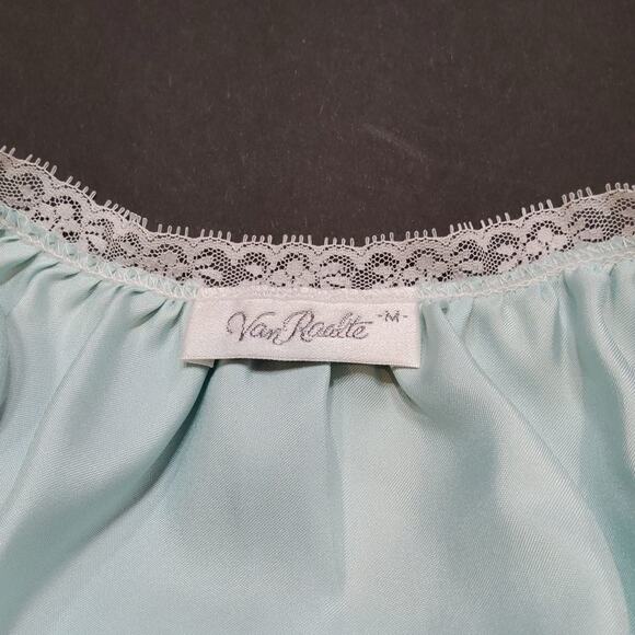 "VINTAGE" 1960's VAN RAALTE Long Gown. Baby blue. Size M - Picture 4 of 8